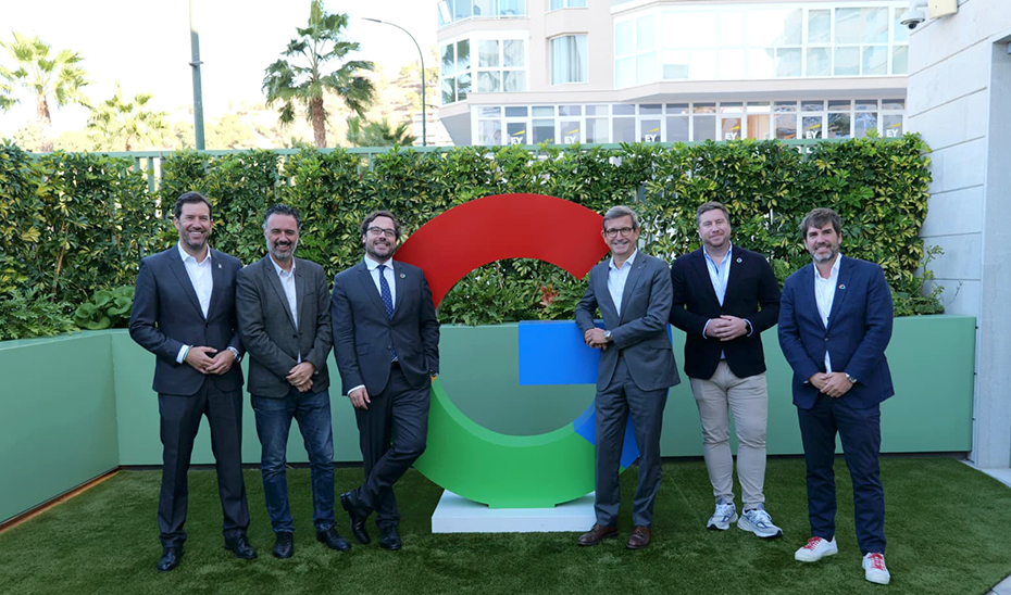 La Junta y Google sellan un acuerdo estratégico para impulsar la digitalización de la comunidad