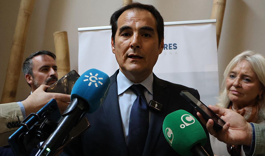 Junta y sindicatos alcanzan un preacuerdo “histórico” que marca una nueva etapa en la modernización de la Administración pública