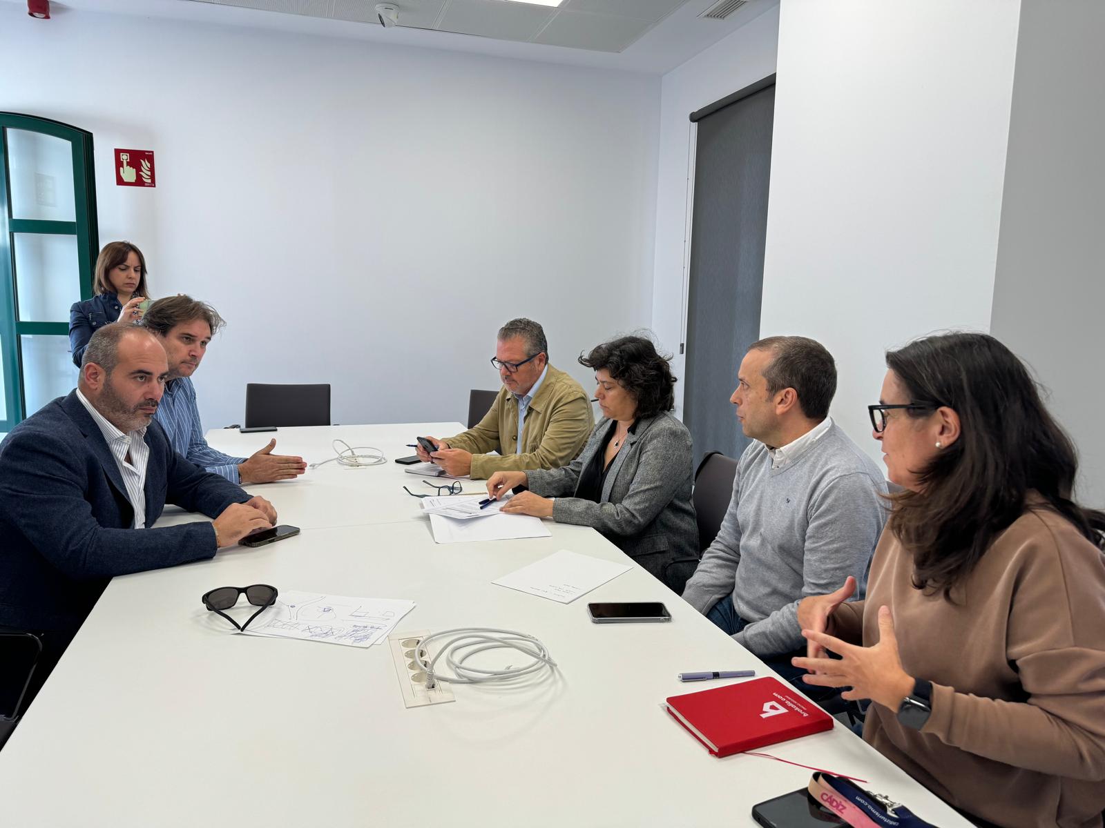 Antonio Aragón fecha para “principios de 2026” la entrega al SAS del centro de salud de La Dehesilla en Sanlúcar