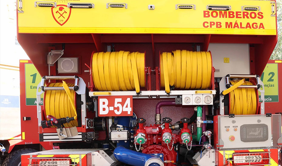 Una mujer y un hombre afectados en dos incendios ocurridos en Rincón de la Victoria y Málaga