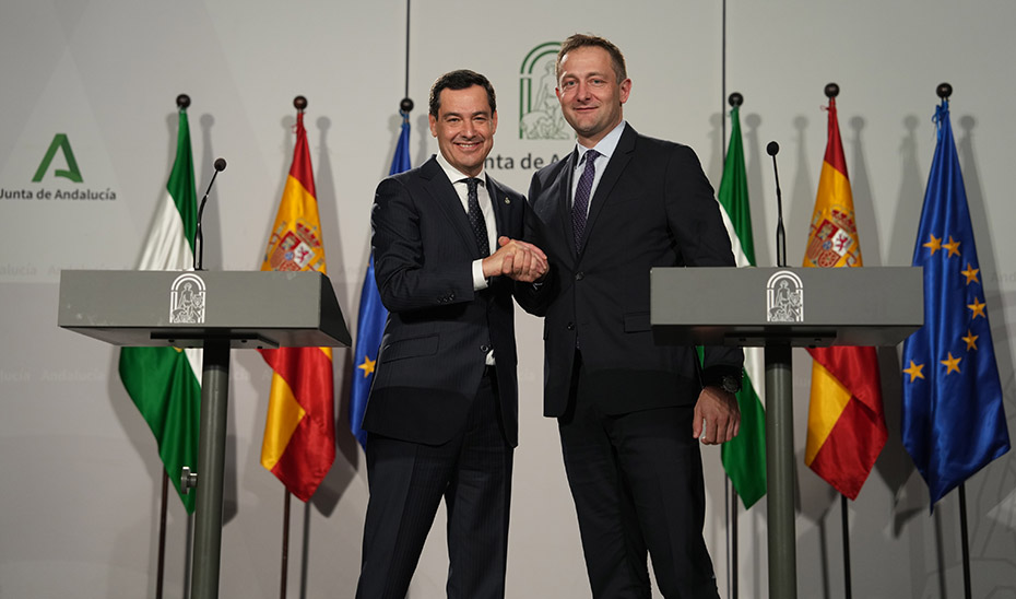 Moreno pide a la Comisión Europea que proteja al campo andaluz y mantenga los fondos de la PAC