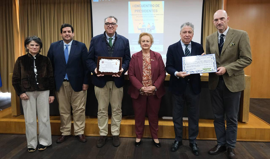 La Junta recibe un reconocimiento de las Casas Andaluzas en Valencia por la ayuda tras la DANA del 29-O