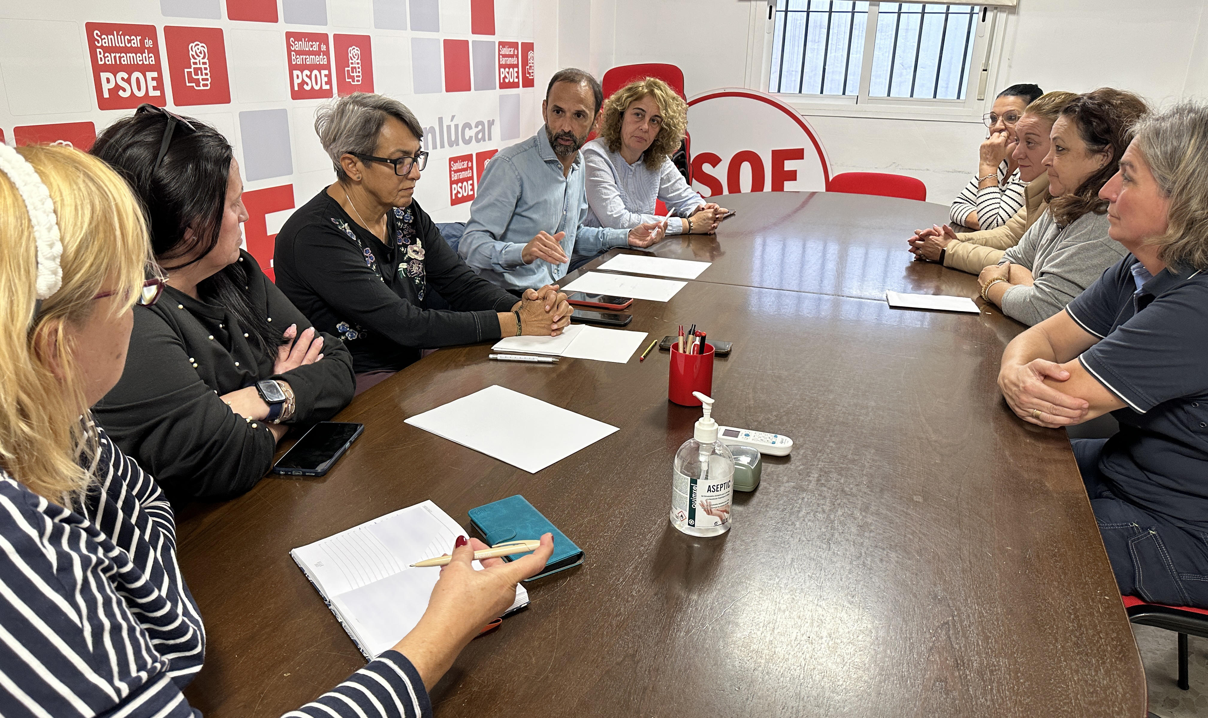 El comité de empresa de Elicodesa traslada al PSOE la "falta de personal y sobrecarga de trabajo"