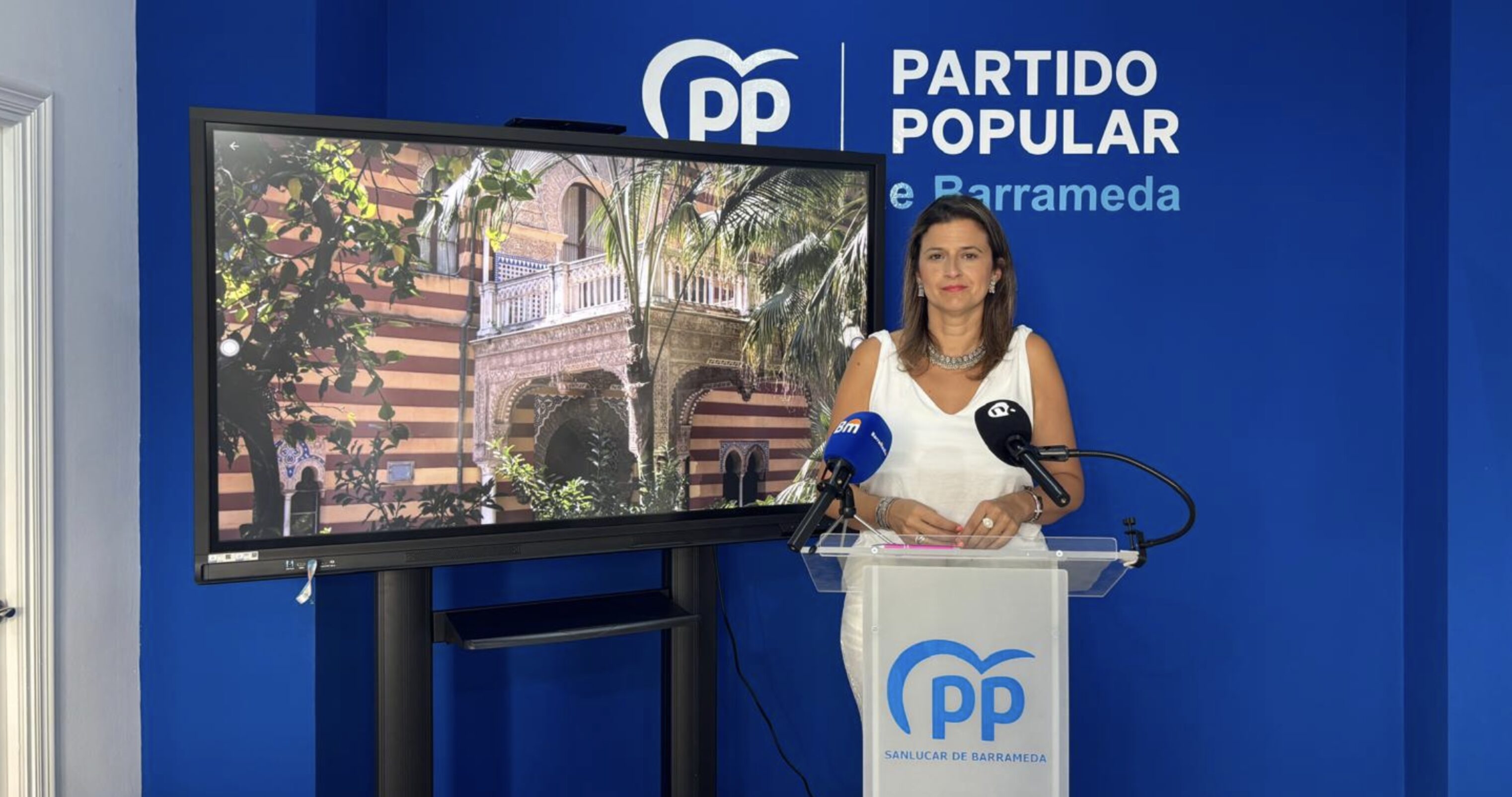 El PP acusa a la alcaldesa de “desentenderse” de la gestión de Elicodesa