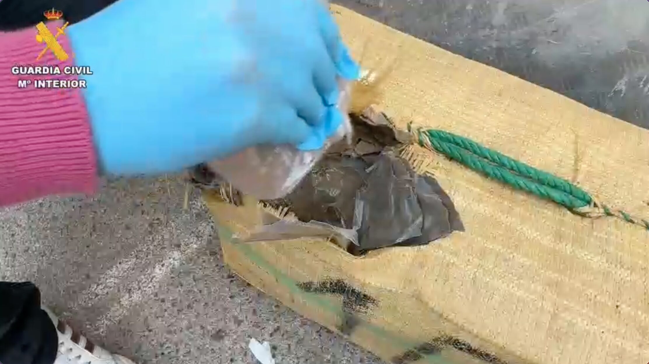 La Guardia Civil intercepta una embarcación con más de 3.000 kilos de hachís en el río Guadalquivir