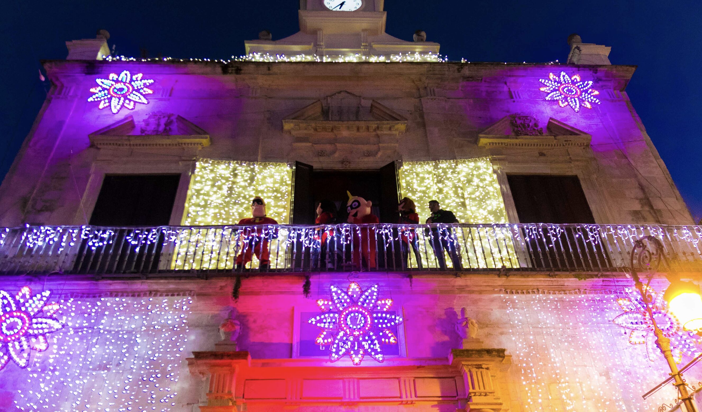 Sin fecha para el encendido de las luces navideñas: VOX denuncia que Sanlúcar llega "otro año más, tarde y mal"