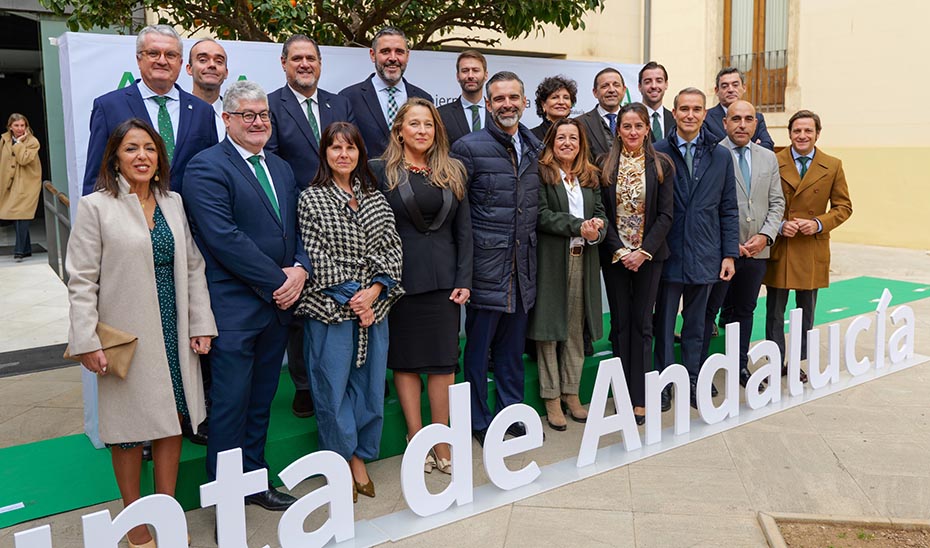 Consejeros de la Junta celebran el Día de la Bandera de Andalucía en las provincias