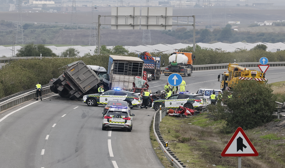 Tres fallecidos en un accidente de tráfico en la A-66 a su paso por Guillena