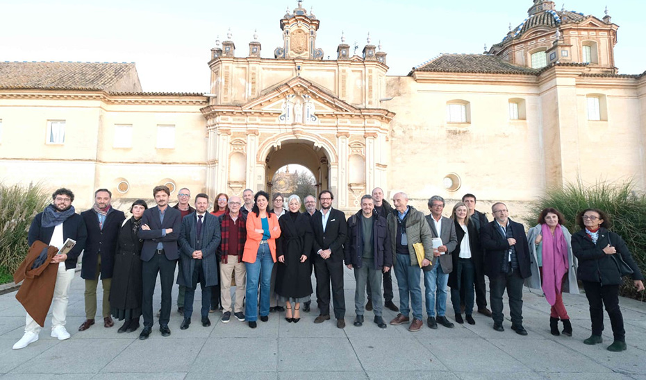 Cultura abre a consulta pública la biblioteca personal del pintor José Caballero en el Museo de Huelva