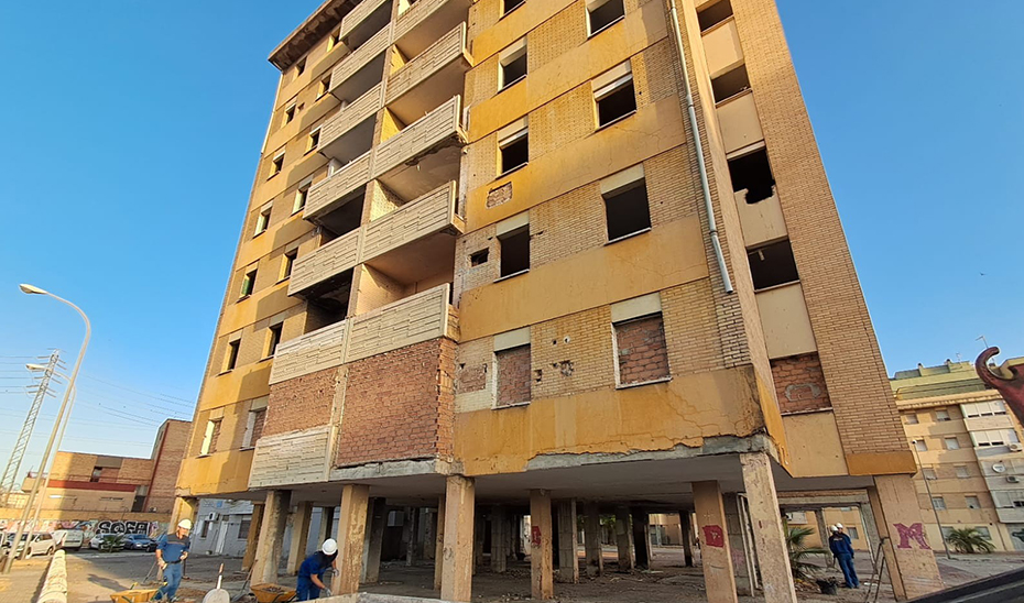 La Junta invierte 2,7 millones en la reconstrucción de un edificio del Polígono Sur de Sevilla para 30 viviendas sociales