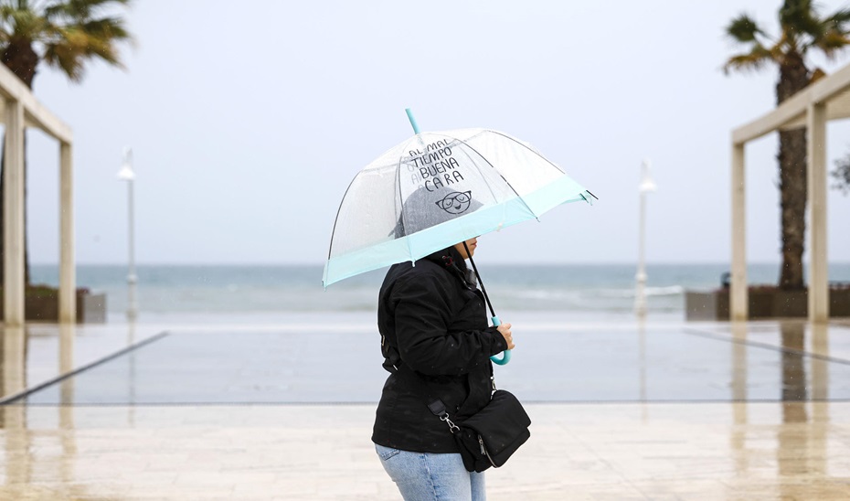 El 1-1-2 recomienda extremar la precaución ante el aviso naranja por lluvias en Málaga y en Cádiz