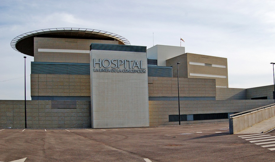 Heridos dos trabajadores al caer a una arqueta en San Roque