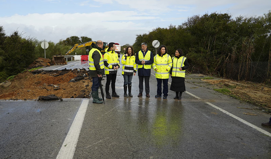 El Gobierno andaluz iniciará la reparación de la carretera de acceso a Rota cuando remita la lluvia