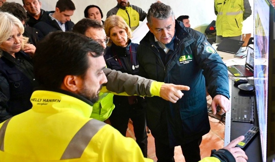 Hasta de 650 vecinos permanecen desalojados por la crecida del río Guadalete en Jerez
