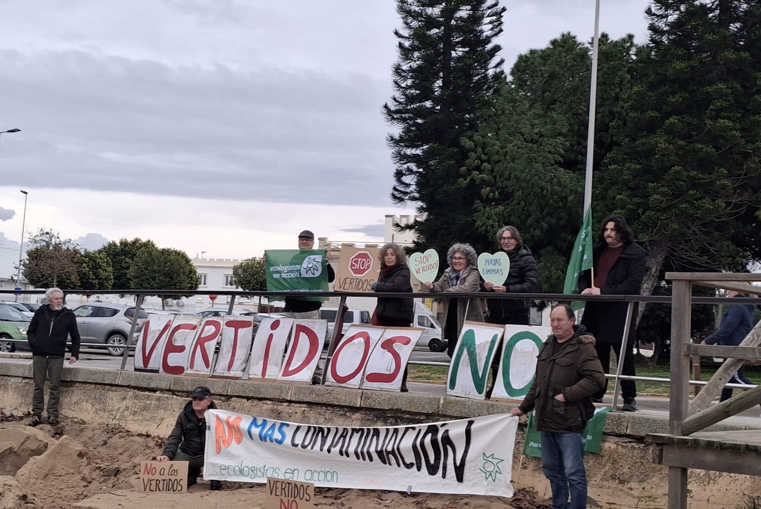 Ecologistas: "Bajo de Guía-Bonanza, la playa más maltratada de nuestra ciudad"