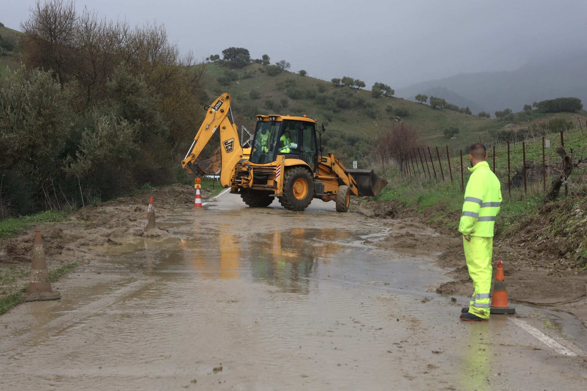 Diputación adjudica los primeros contratos de emergencia para el arreglo de carreteras de la red provincial afectadas por el temporal