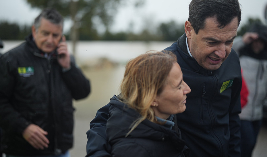 Moreno pide extremar el cuidado y la atención al 112 ante un temporal «nunca antes visto» en Andalucía