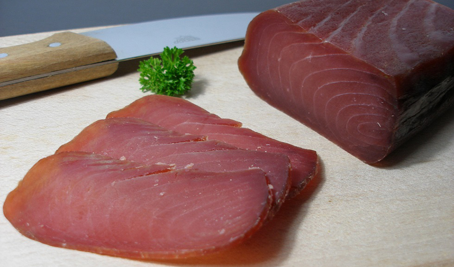 La mojama refrigerada y envasada al vacío es óptima durante medio año, según un estudio andaluz