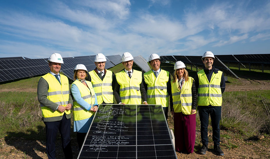 La Junta alerta de que la escasa inversión estatal en redes frena 25 proyectos industriales en Sevilla