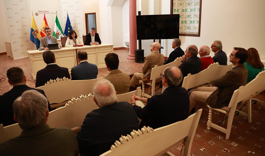 Junta y comunidades de regantes de Córdoba analizan la situación de las explotaciones agrarias