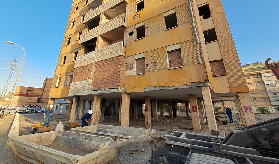 Adjudicada la reconstrucción de un edificio del Polígono Sur de Sevilla para 30 viviendas sociales