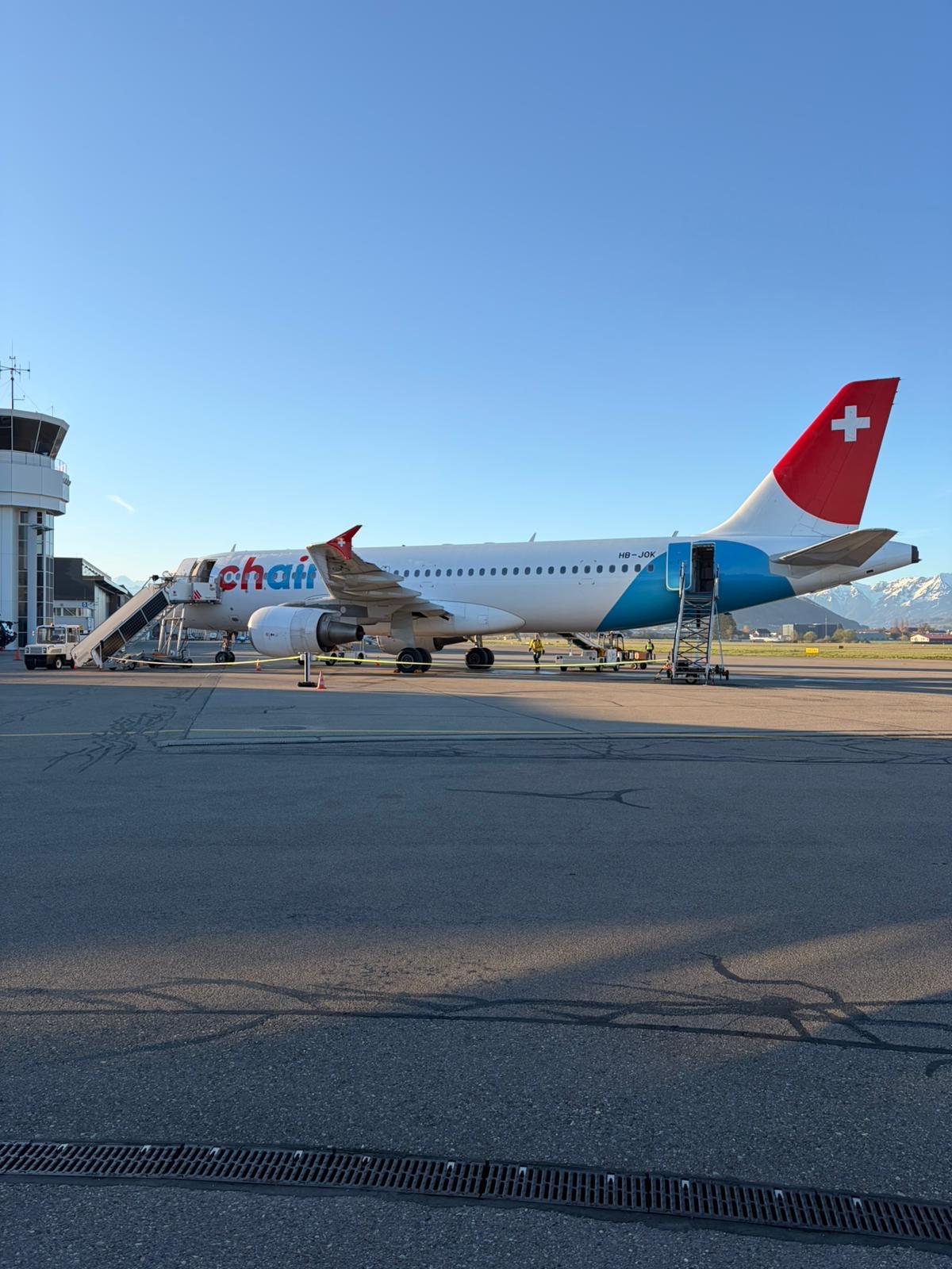 Llega al aeropuerto de Jerez el primer vuelo directo desde Berna de la temporada
