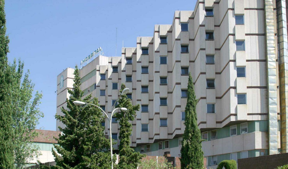 Afectado por inhalación de humo tras el incendio de una vivienda en Lucena