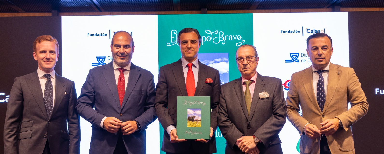 Diputación participa en la publicación del libro ‘El campo bravo en Andalucía’
