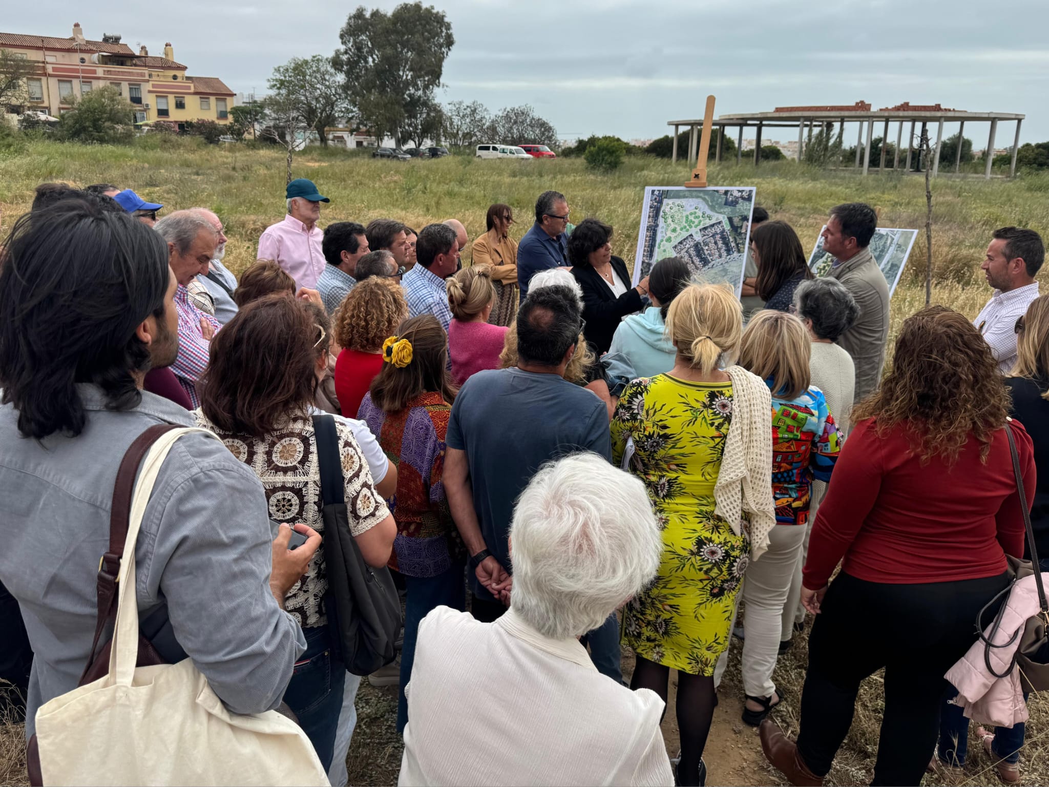 Álvarez promete que las obras del Parque Mirador de Pino Alto "se harán en seis meses"