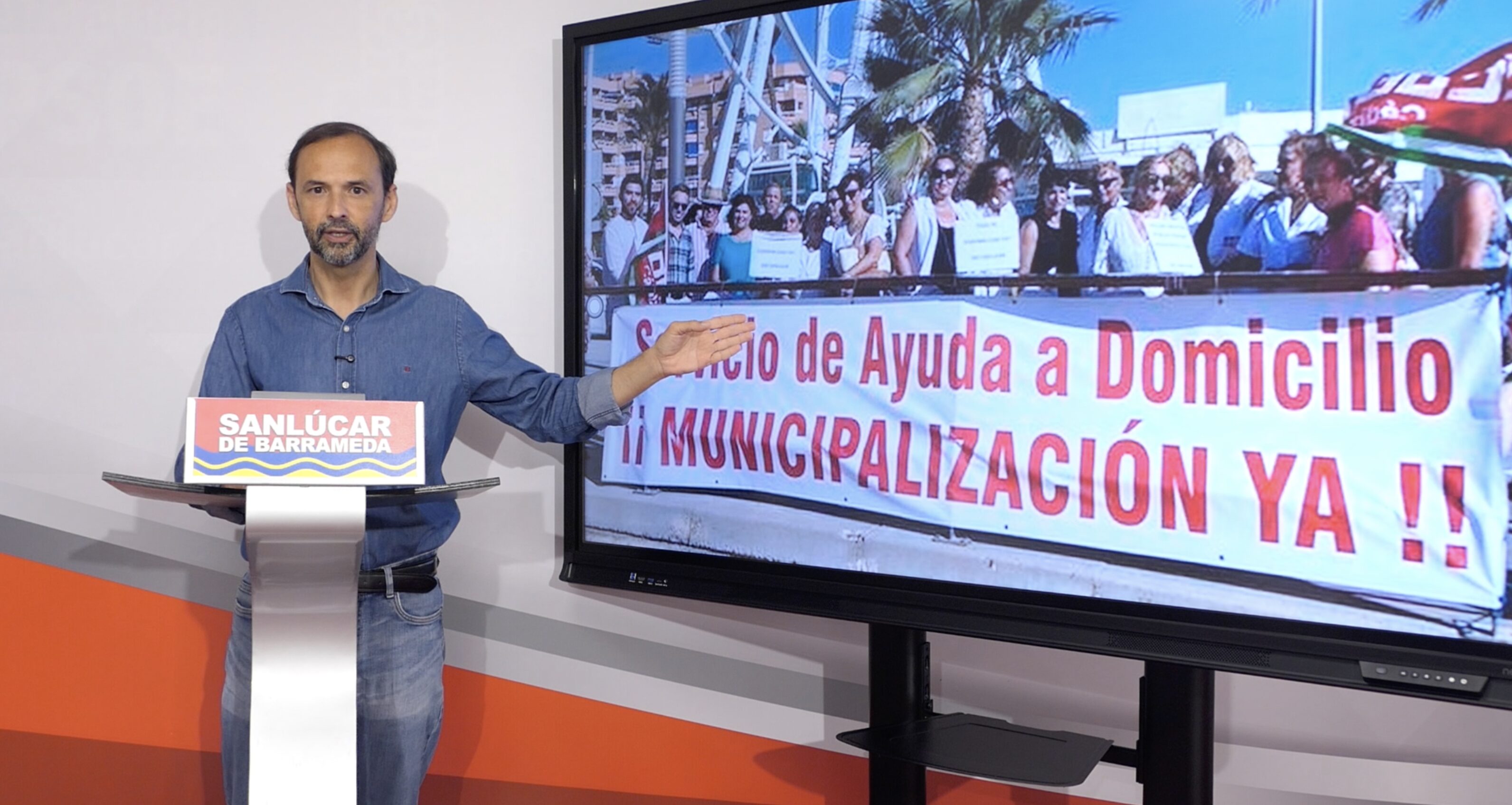 El PSOE acusa a Carmen Álvarez de mantener privatizado el servicio de ayuda a domicilio