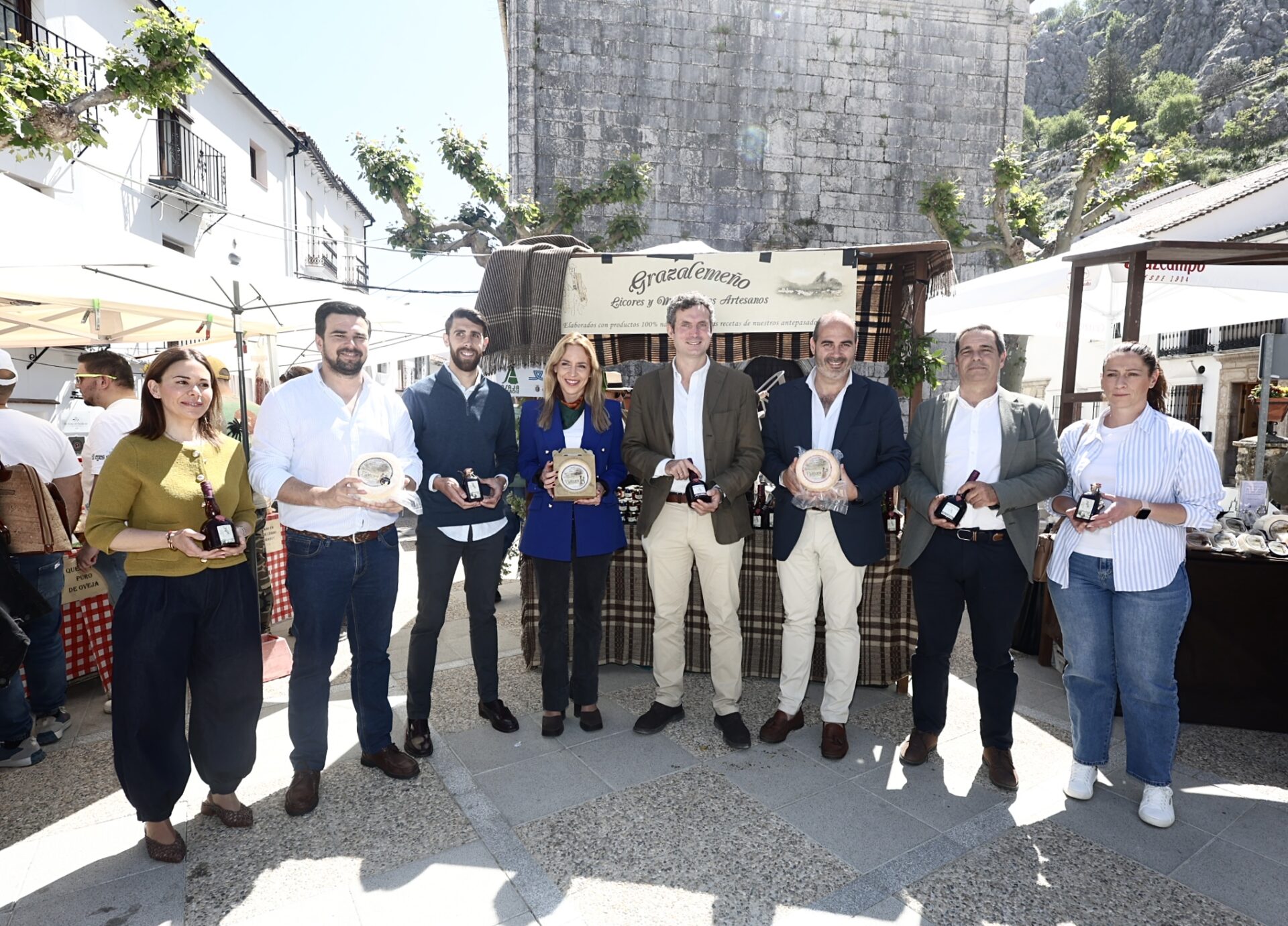Diputación y ASAJA celebran una feria agroalimentaria en Grazalema como revulsivo turístico para el municipio tras las borrascas
