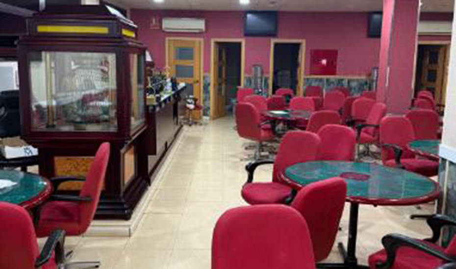 La Unidad de Policía Nacional Adscrita desmantela un bingo clandestino en Barbate