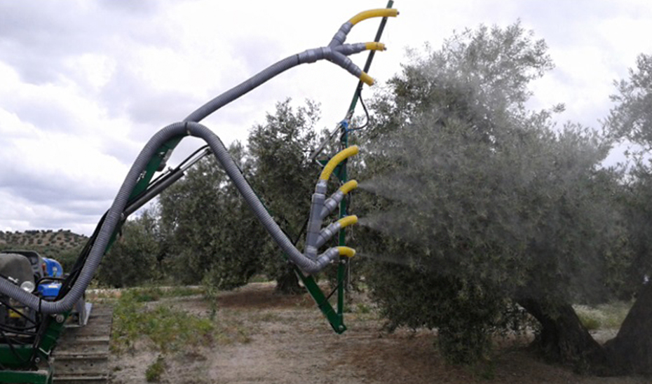 La Universidad de Jaén patenta un pulverizador inteligente que reduce hasta un 70% la pérdida de fitosanitarios en el olivar
